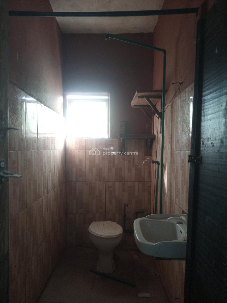 Well Maintained Mini Flat (room and Parlour) with Separate Kitch, Off Miyaki Street, Oworonshoki, Kosofe, Lagos, Mini Flat (room and Parlour) for Rent