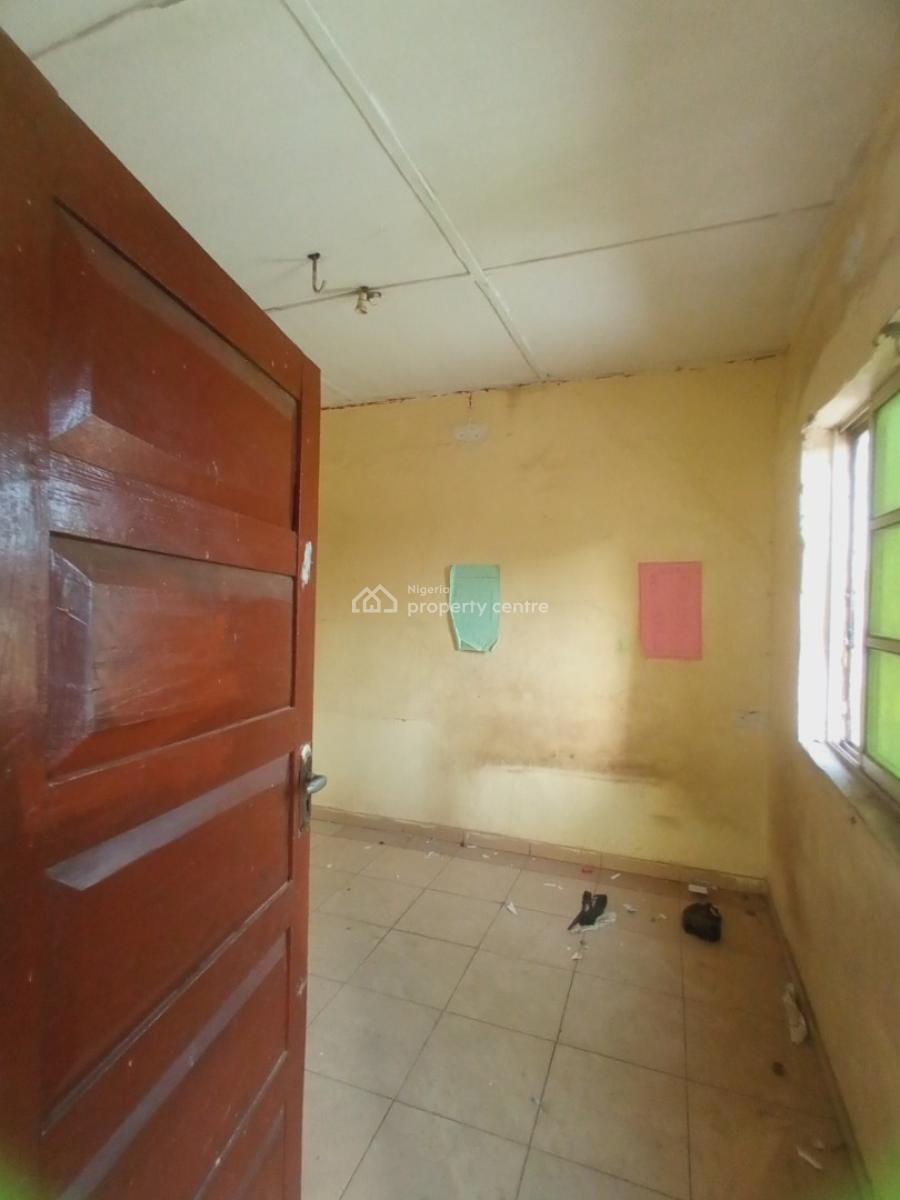 Well Maintained Mini Flat (room and Parlour) with Separate Kitch, Off Miyaki Street, Oworonshoki, Kosofe, Lagos, Mini Flat (room and Parlour) for Rent