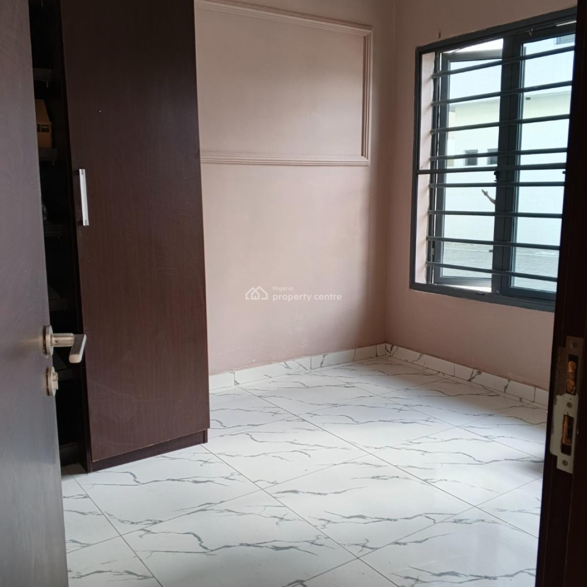Semi Direct Brief -- Hot Letting Deal  Well-maintained Unit, Vgc, Lekki, Lagos, Mini Flat (room and Parlour) for Rent