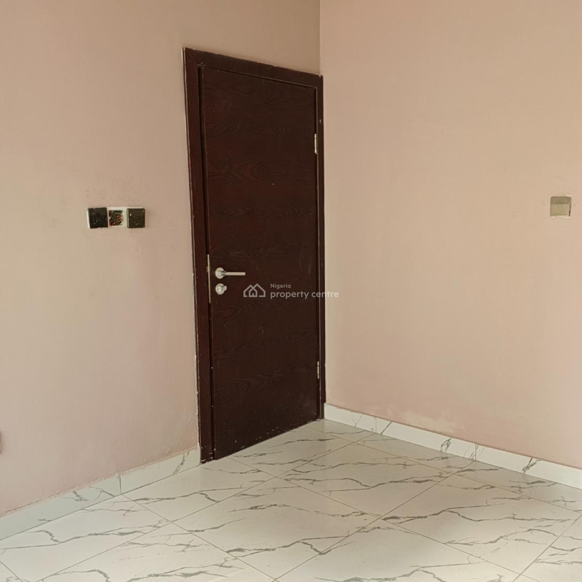 Semi Direct Brief -- Hot Letting Deal  Well-maintained Unit, Vgc, Lekki, Lagos, Mini Flat (room and Parlour) for Rent