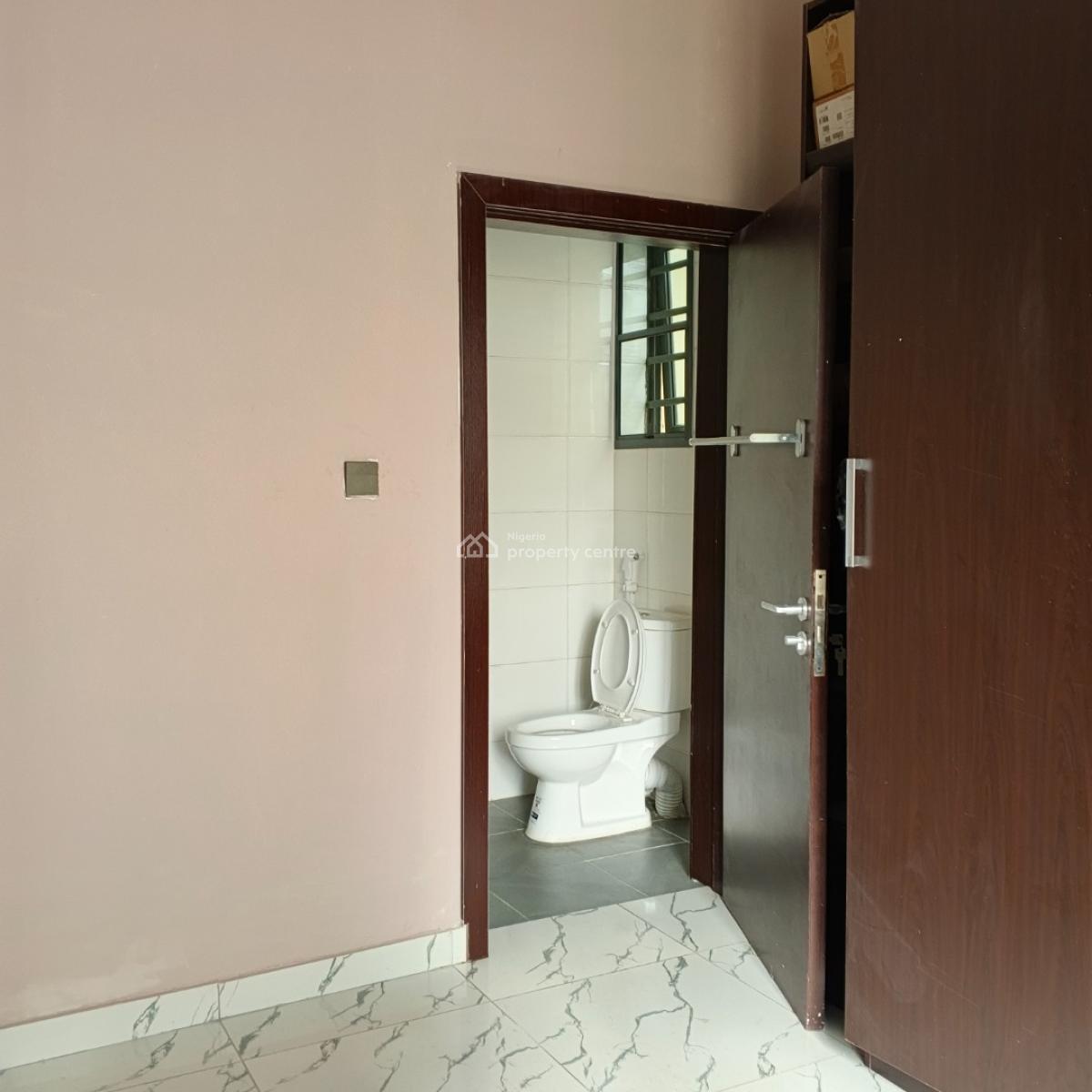 Semi Direct Brief -- Hot Letting Deal  Well-maintained Unit, Vgc, Lekki, Lagos, Mini Flat (room and Parlour) for Rent