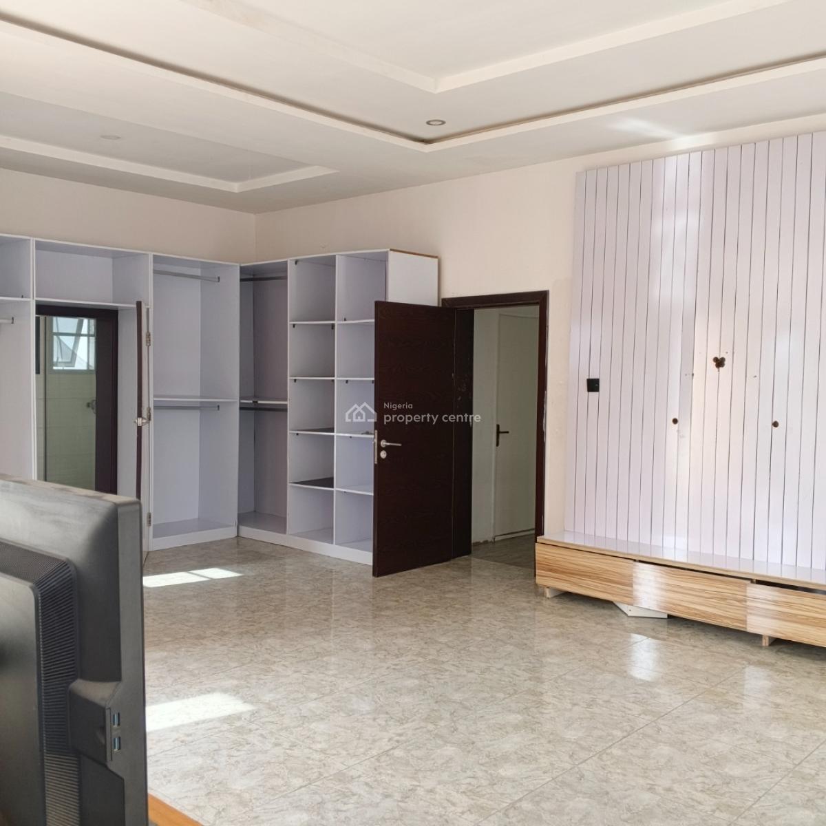 Semi Direct Brief -- Hot Letting Deal  Well-maintained Unit, Vgc, Lekki, Lagos, Mini Flat (room and Parlour) for Rent