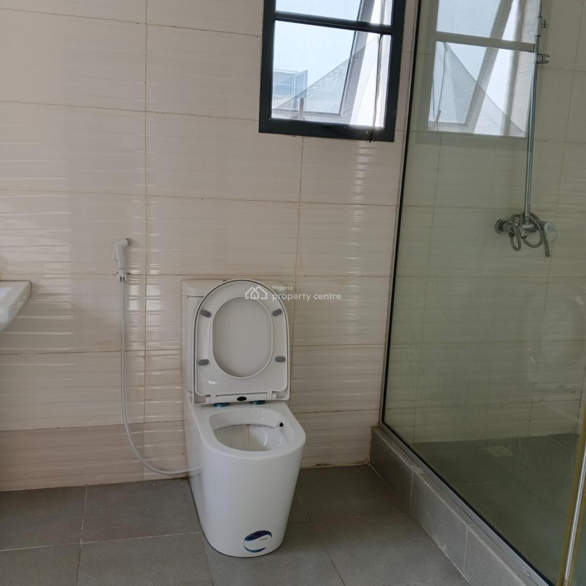Semi Direct Brief -- Hot Letting Deal  Well-maintained Unit, Vgc, Lekki, Lagos, Mini Flat (room and Parlour) for Rent