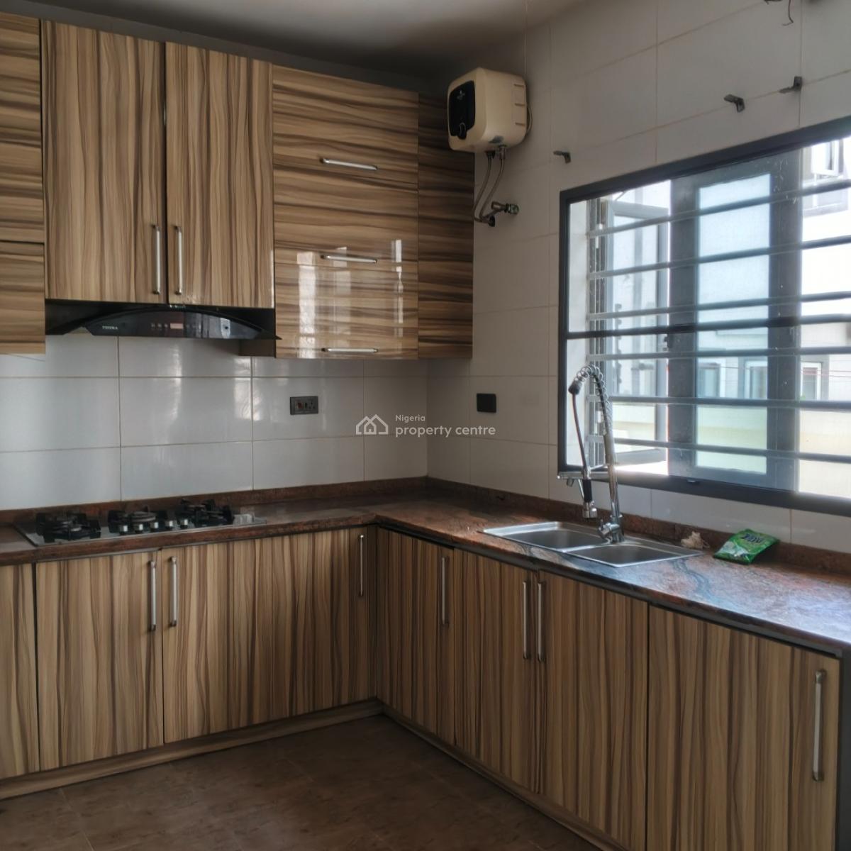 Semi Direct Brief -- Hot Letting Deal  Well-maintained Unit, Vgc, Lekki, Lagos, Mini Flat (room and Parlour) for Rent