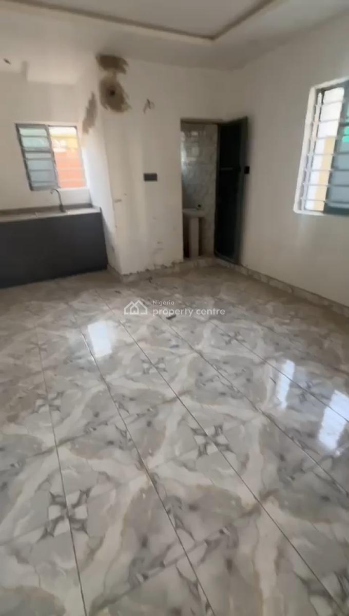 Roomself Contained, Pedro Road, Shomolu, Lagos, Flat / Apartment for Rent