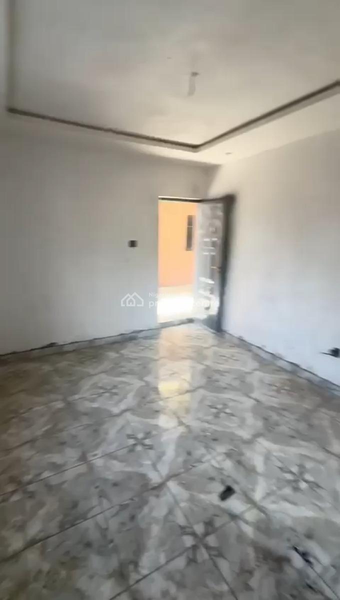 Roomself Contained, Pedro Road, Shomolu, Lagos, Flat / Apartment for Rent