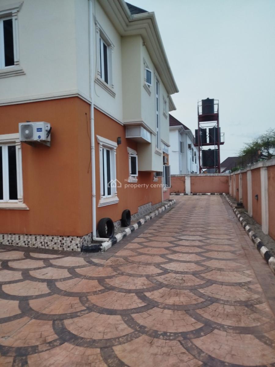 Well Built 6-bedroom Duplex + Bq on 700sqm, Independence Layout, Premier Layout, Enugu, Enugu, Detached Duplex for Sale