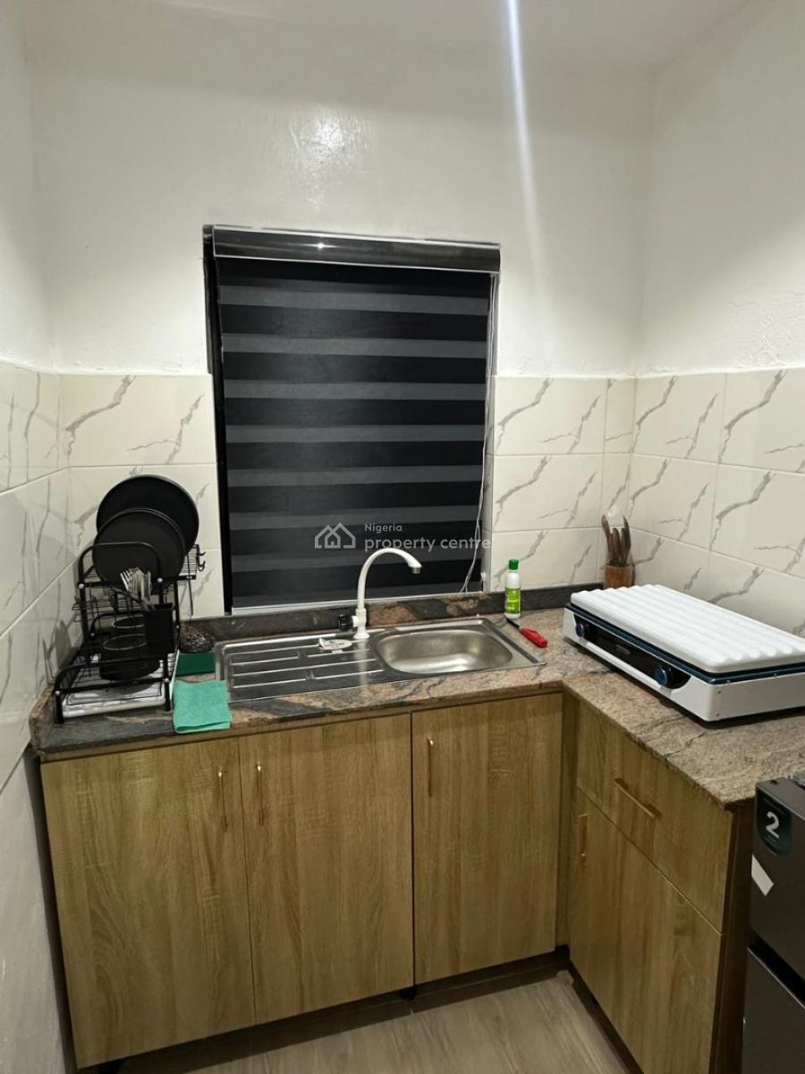 Apartmentswithgreen Palm Miniflat 1 Bedroom, Soyinka Street, Lad-lak, Shomolu, Lagos, Flat / Apartment Short Let