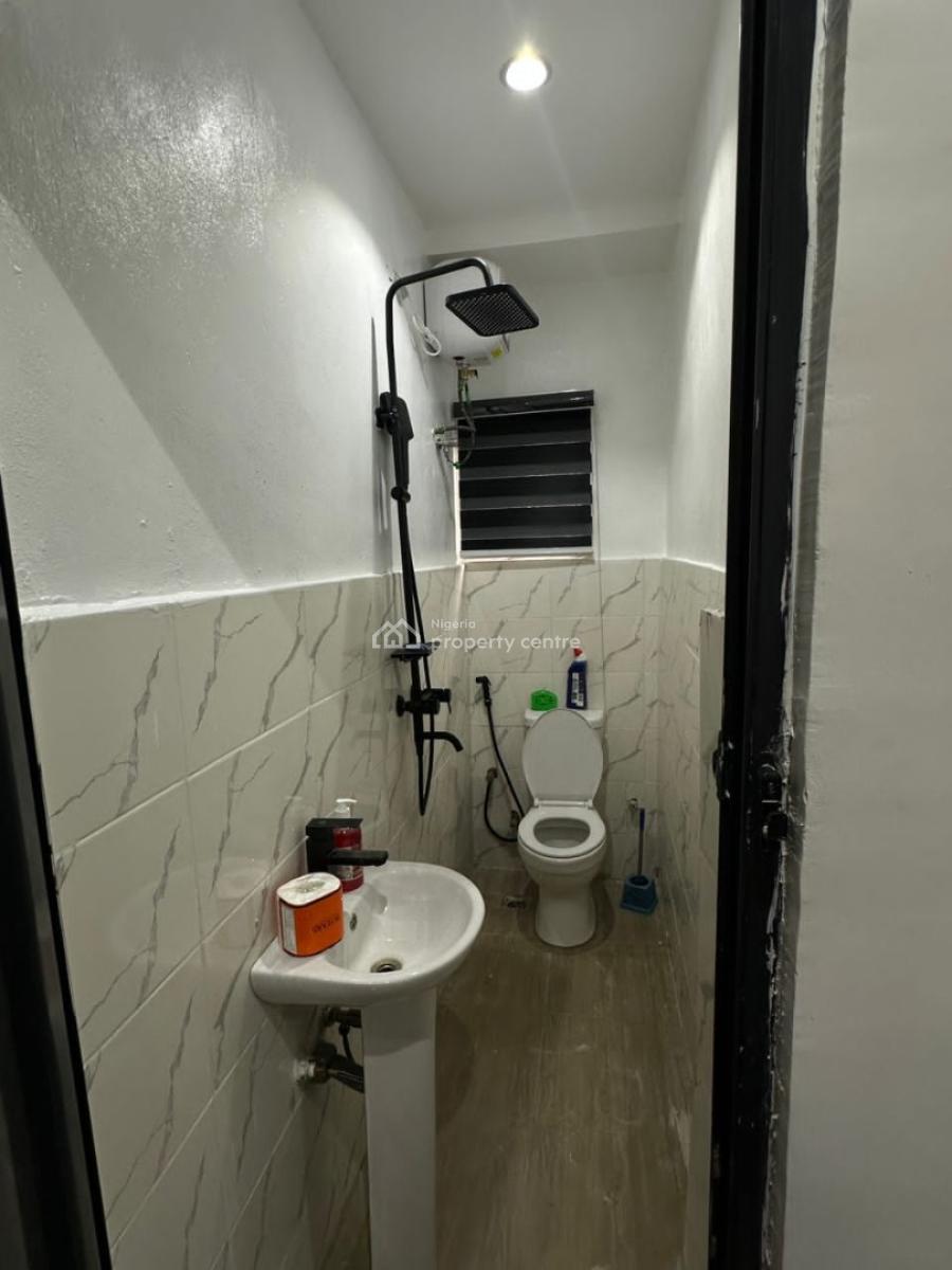 Apartmentswithgreen Silo Miniflat 1 Bedroom, Soyinka Street, Lad-lak, Shomolu, Lagos, Flat / Apartment Short Let