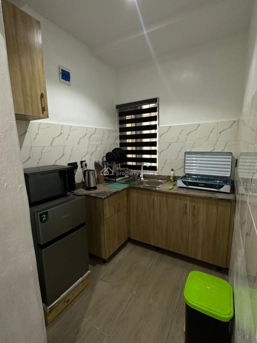 Apartmentswithgreen Silo Miniflat 1 Bedroom, Soyinka Street, Lad-lak, Shomolu, Lagos, Flat / Apartment Short Let
