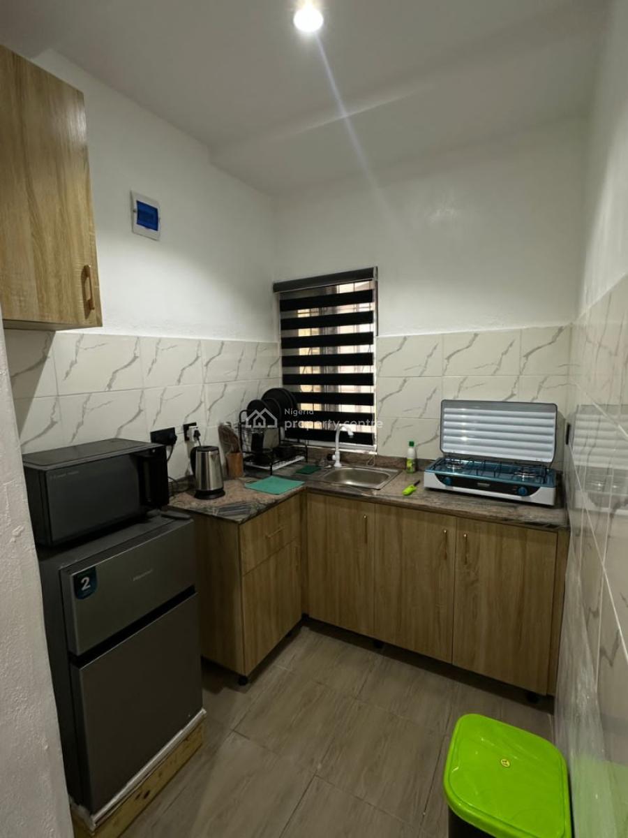 Apartmentswithgreen Silo Miniflat 1 Bedroom, Soyinka Street, Lad-lak, Shomolu, Lagos, Flat / Apartment Short Let
