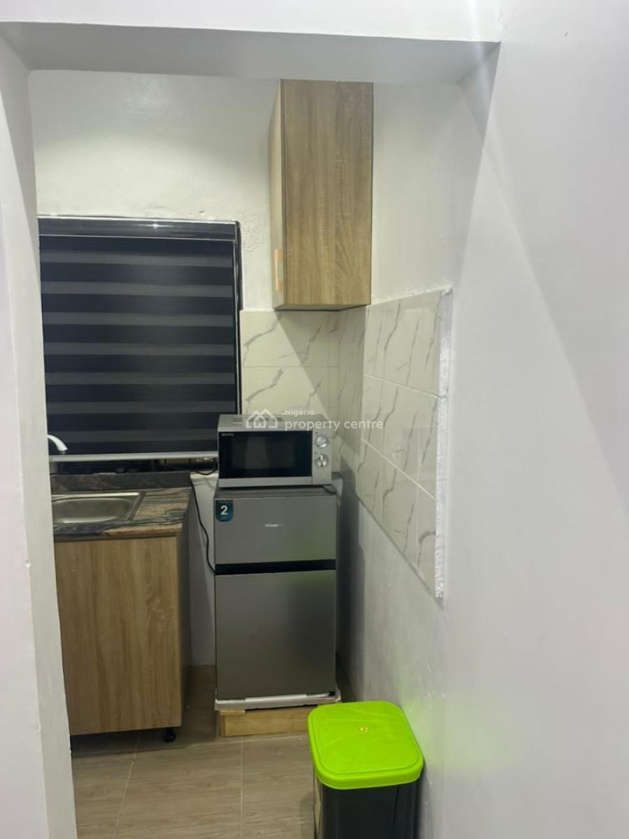 Apartmentswithgreen Studio Unit, Soyinka Street, Lad-lak, Shomolu, Lagos, Flat / Apartment Short Let