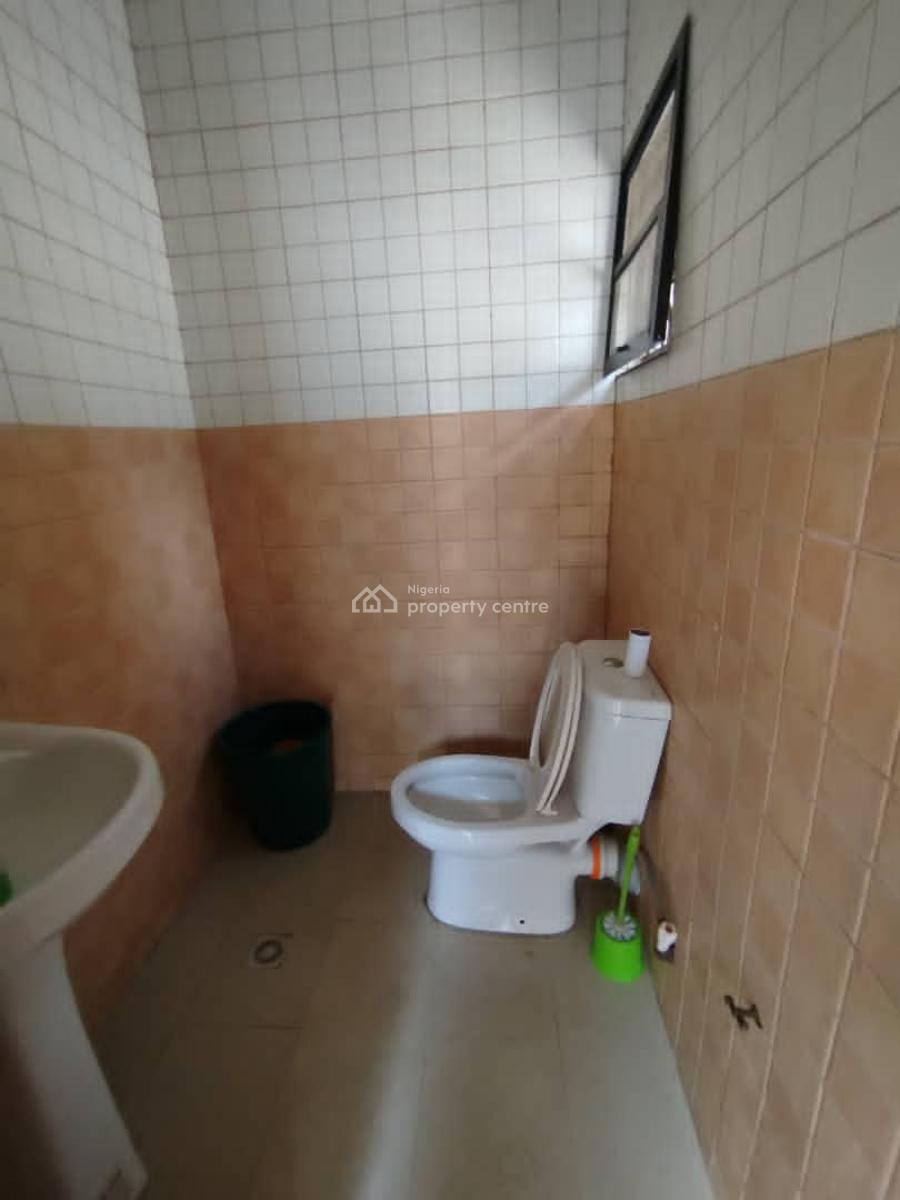 3-bedroom Semi-detached with Bq, Lekki Phase 1, Lekki, Lagos, Office Space for Rent