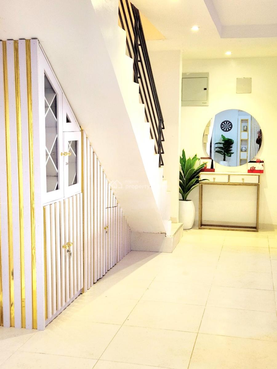 Luxurious 3bedroom Terrace Maisonnette, Off Freedom Way, Lekki Phase 1, Lekki, Lagos, Flat / Apartment for Sale