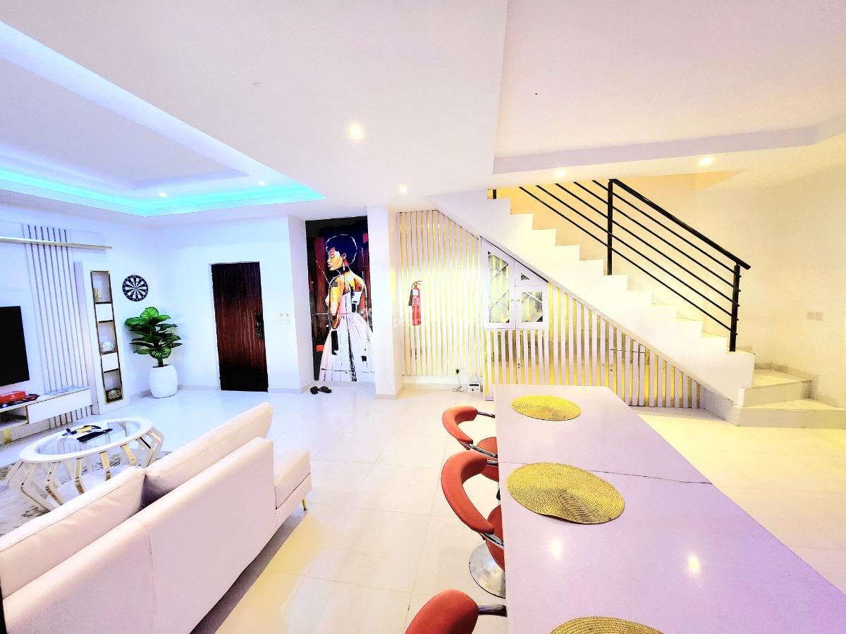 Luxurious 3bedroom Terrace Maisonnette, Off Freedom Way, Lekki Phase 1, Lekki, Lagos, Flat / Apartment for Sale