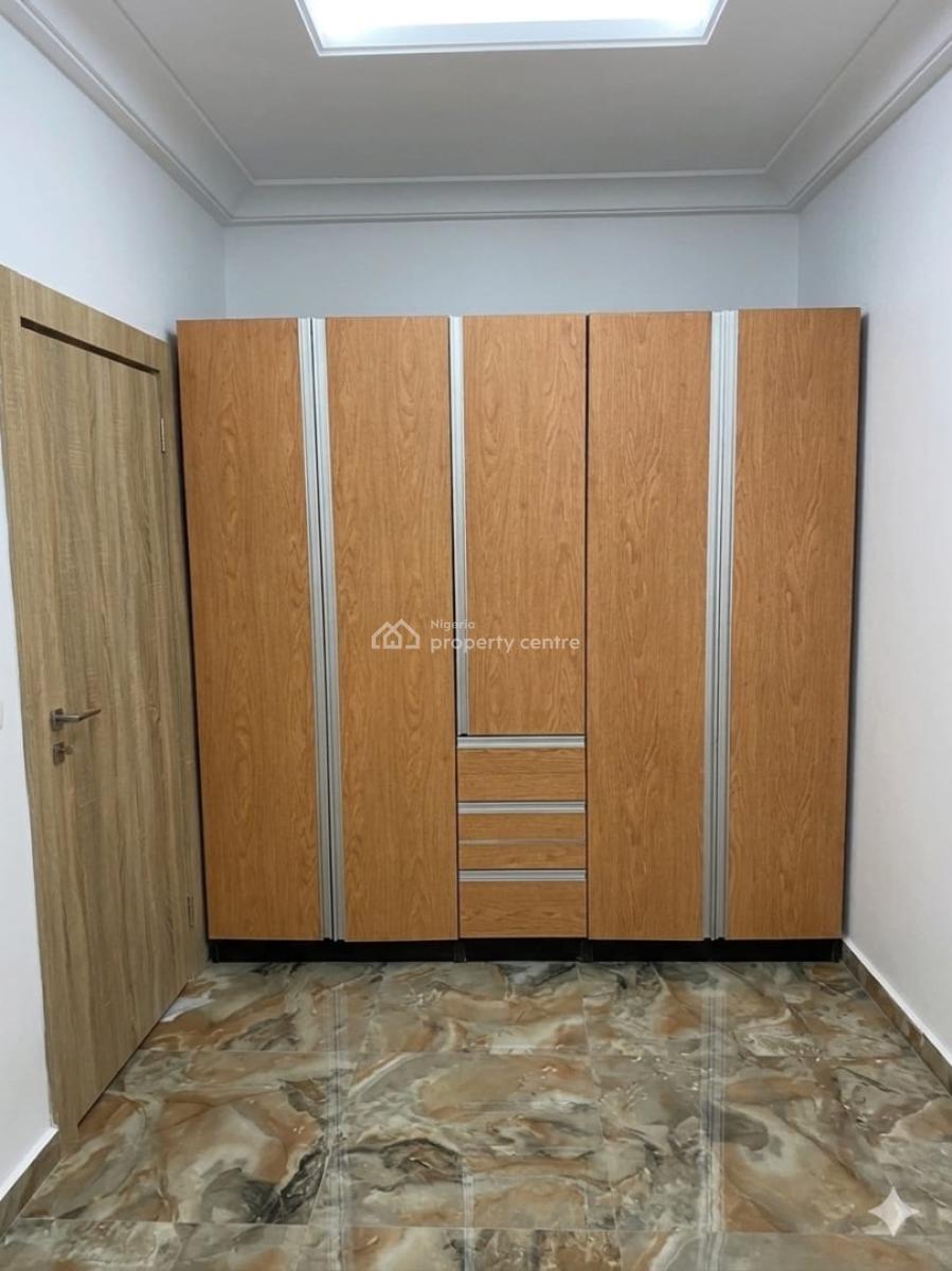 Specious Master Bedroom Shared Apartment, Lekki County, Ikota, Lekki, Lagos, Flat / Apartment for Rent