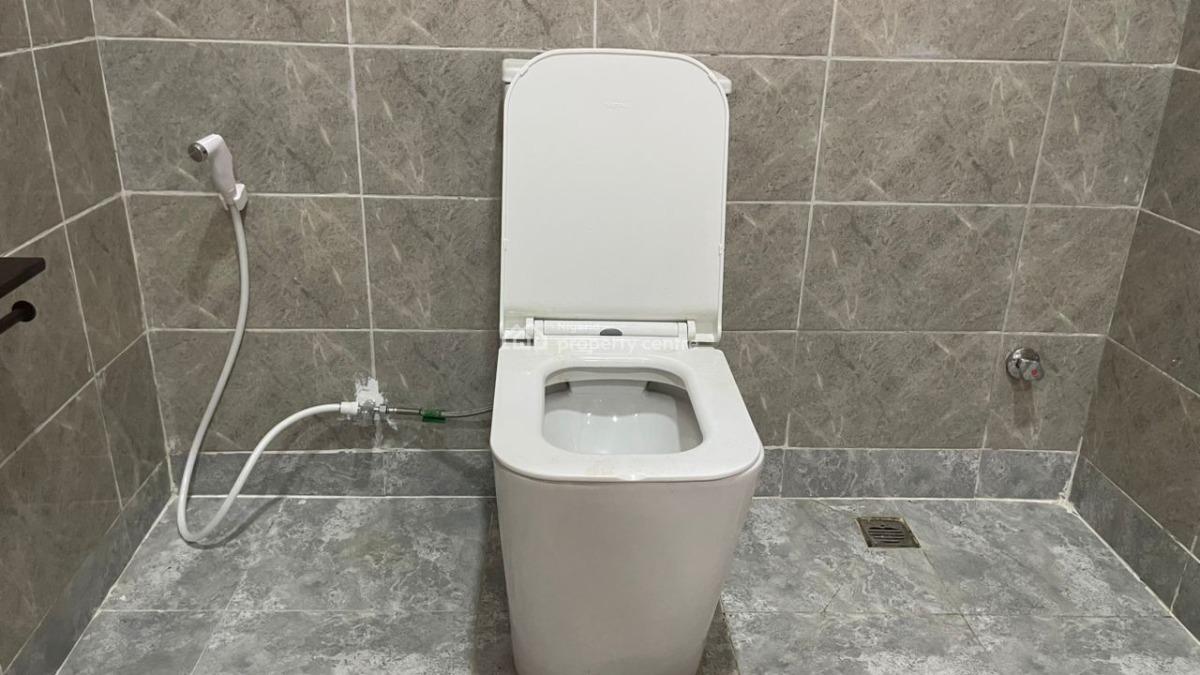 Tastefully Built Spacious  Detached 5bedroom and Bq, Secured Ambient, Abijo, Lekki, Lagos, Detached Duplex for Sale