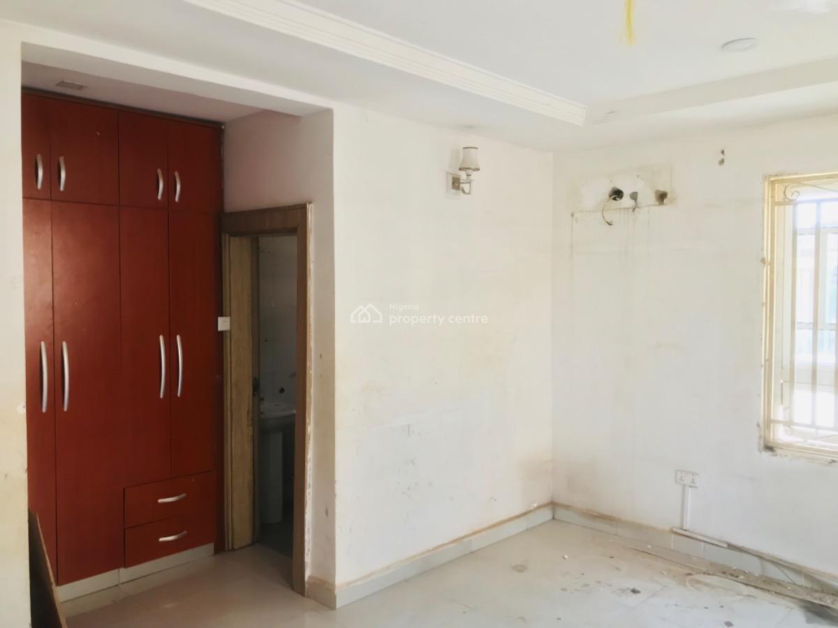 Renovated 2 Bedrooms Flat, Gwarinpa, Abuja, Flat / Apartment for Rent