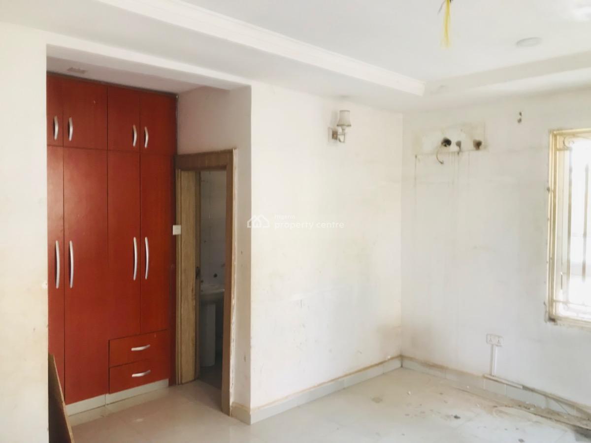 Renovated 2 Bedrooms Flat, Gwarinpa, Abuja, Flat / Apartment for Rent