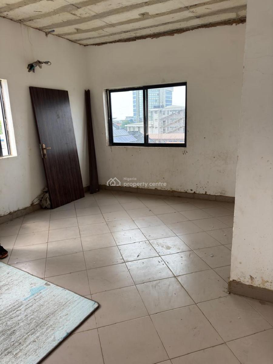 Luxury 3 Bedroom Flat with Excellent Facilities, Mcneil Road, Sabo, Yaba, Lagos, Flat / Apartment for Sale