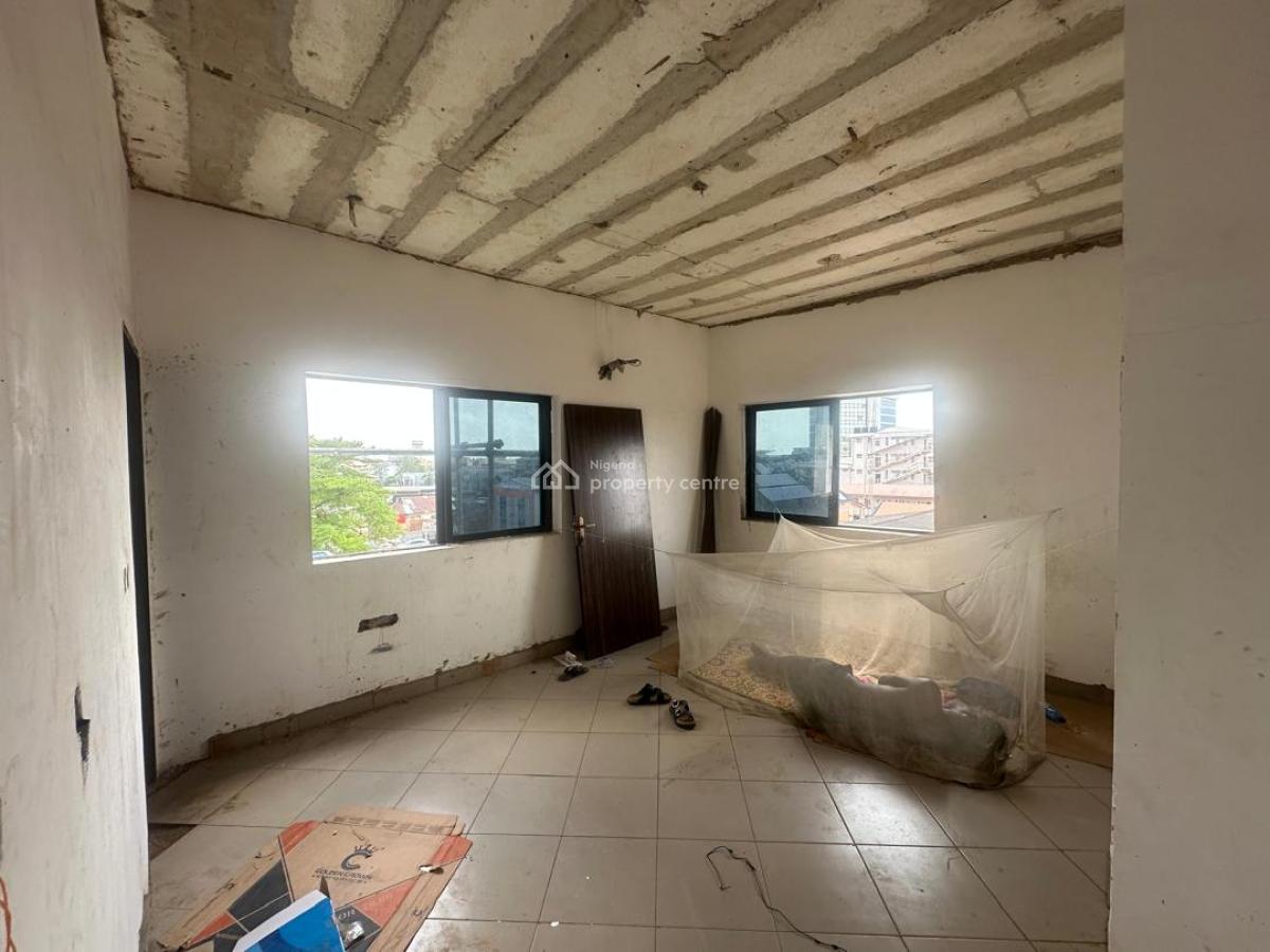 Luxury 3 Bedroom Flat with Excellent Facilities, Mcneil Road, Sabo, Yaba, Lagos, Flat / Apartment for Sale