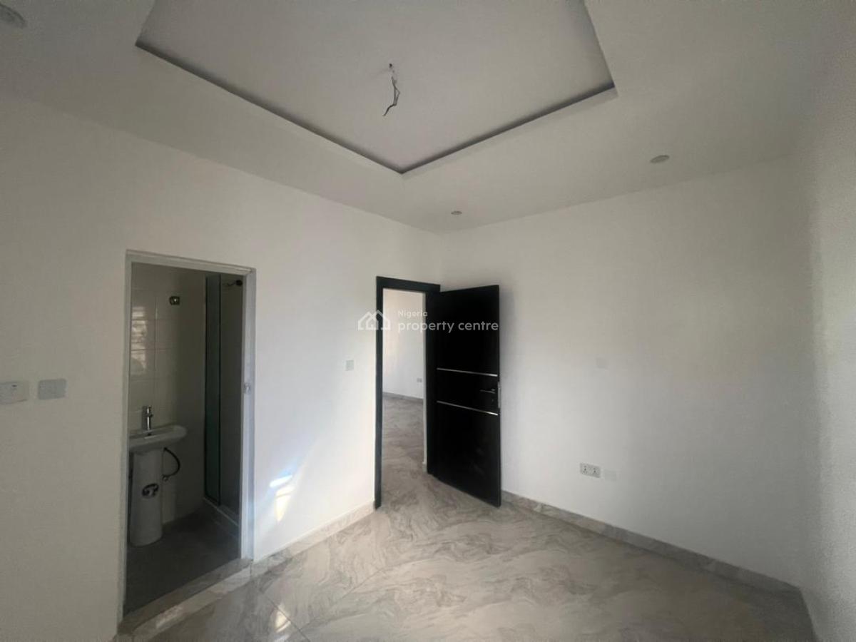 2 Bedroom Apartment, Ologolo, Ologolo, Lekki, Lagos, Flat / Apartment for Sale