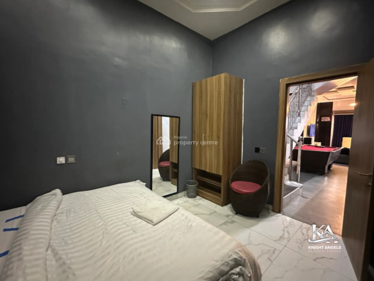 4-bedroom Semi-detached Duplex with Bq, Off Platinum Way, Lekki, Lagos, Semi-detached Duplex for Rent