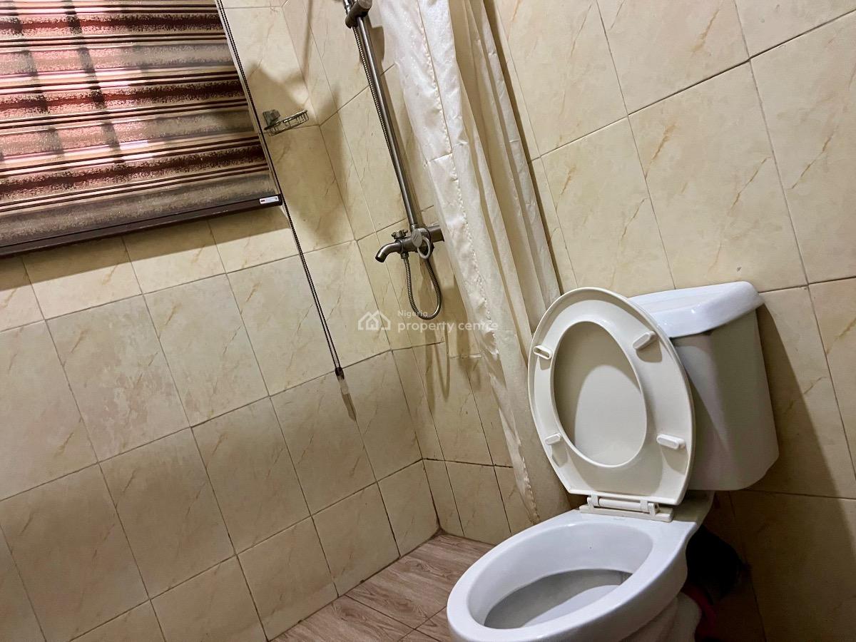 S & S Moj-june 12 Apartment, 2b, June 12 Boulevard Road, Road 4 Junction Abraham Adesanya, Ajah, Lagos, Detached Bungalow Short Let