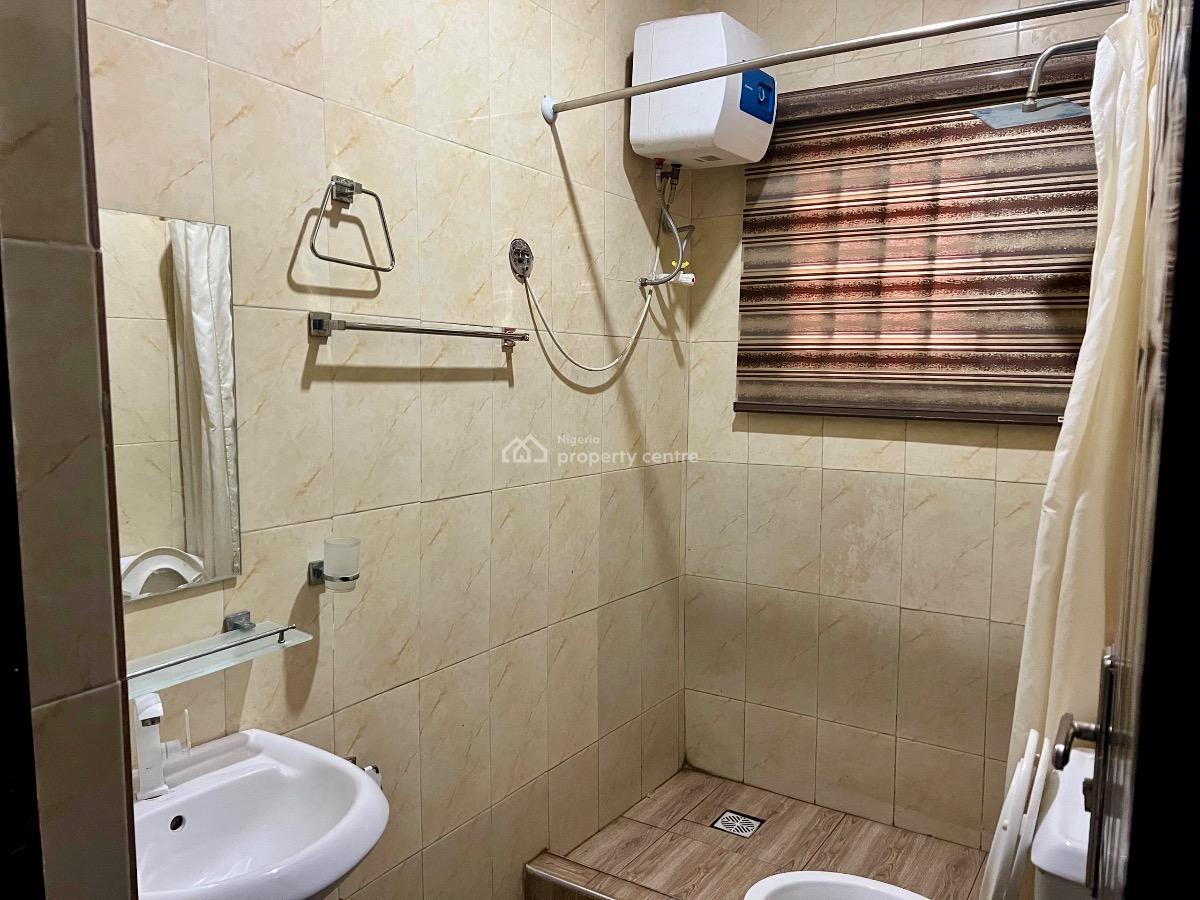 S & S Moj-june 12 Apartment, 2b, June 12 Boulevard Road, Road 4 Junction Abraham Adesanya, Ajah, Lagos, Detached Bungalow Short Let