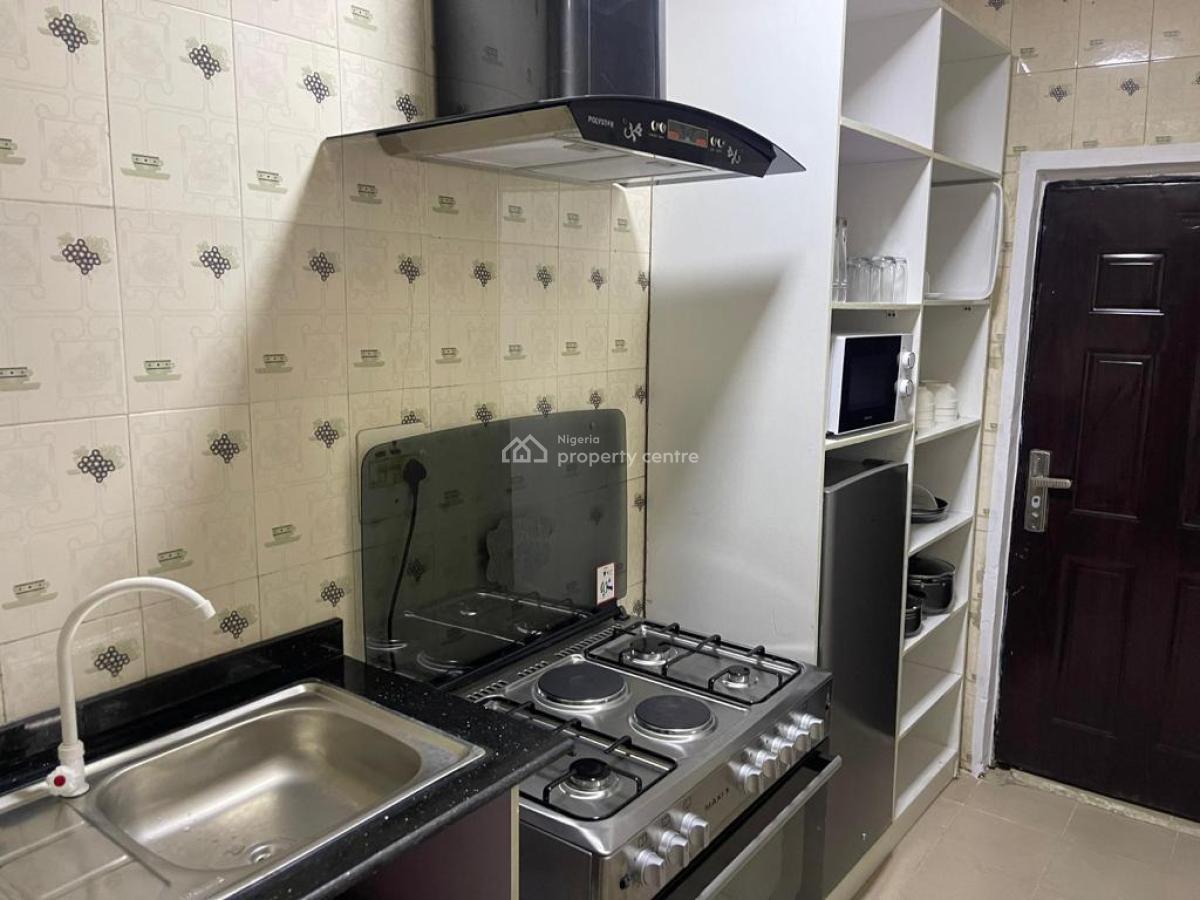 S & S Moj-june 12 Apartment, 2b, June 12 Boulevard Road, Road 4 Junction Abraham Adesanya, Ajah, Lagos, Detached Bungalow Short Let