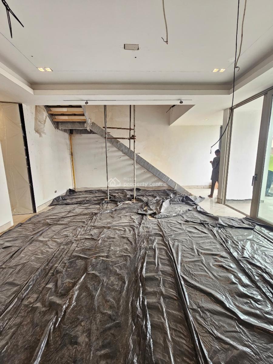 Exclusive 4 Bedroom Maisonette, Lekki Phase 1, Lekki, Lagos, Flat / Apartment for Sale