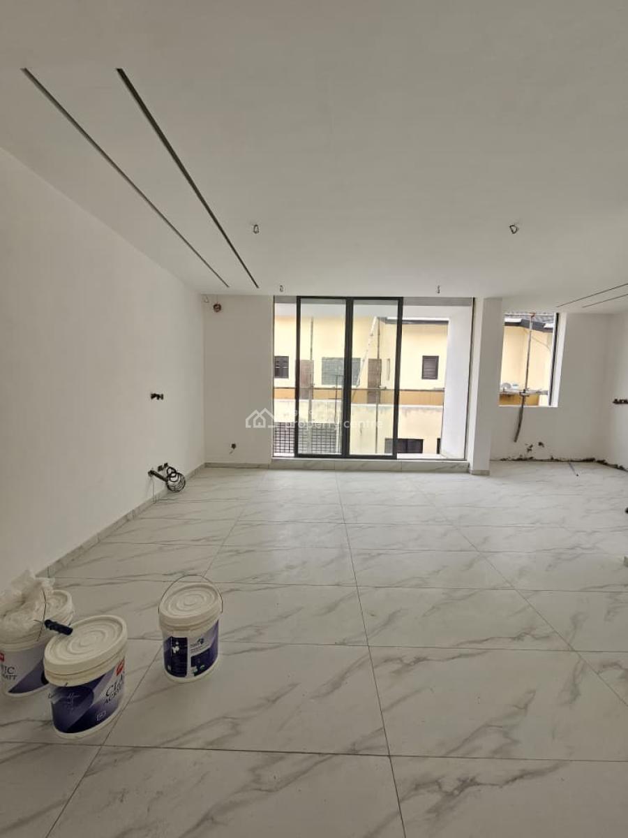 Luxury Spacious 2 Bedroom Apartment with Elevator and Swimming Pool, Lekki Phase 1, Lekki, Lagos, Flat / Apartment for Sale