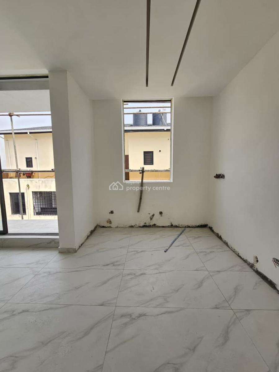 Luxury Spacious 2 Bedroom Apartment with Elevator and Swimming Pool, Lekki Phase 1, Lekki, Lagos, Flat / Apartment for Sale