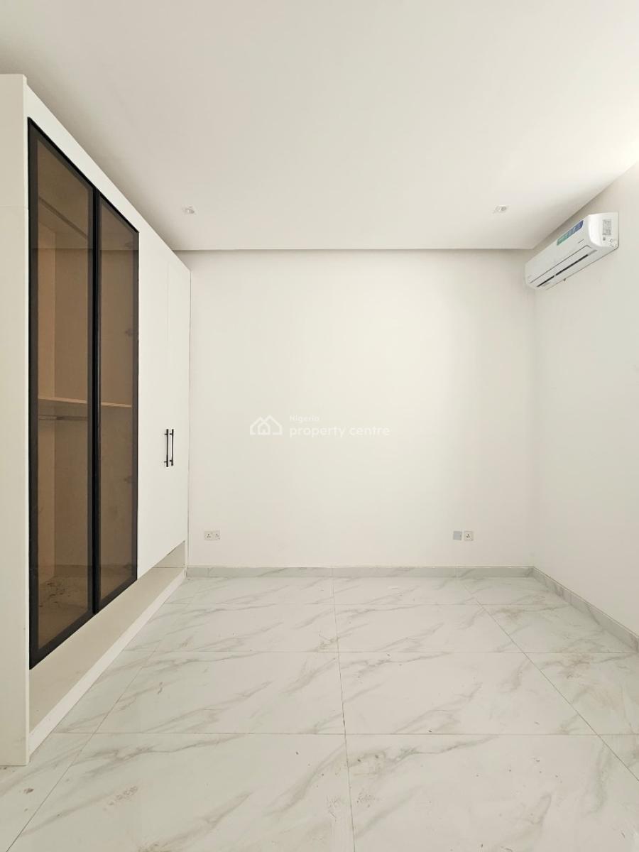 Spacious 1 Bedroom Apartment with Pool, Lekki Phase 1, Lekki, Lagos, Flat / Apartment for Sale