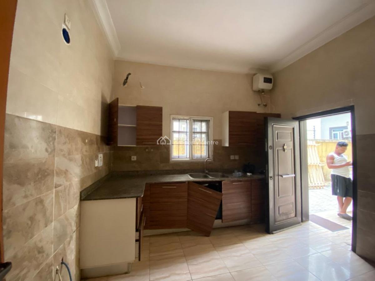 2 Bedroom Apartment, Ikota Villa, Ikota, Lekki, Lagos, Flat / Apartment for Rent