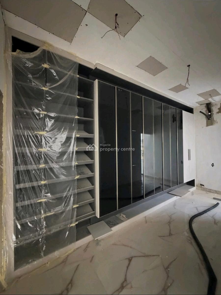 Experience Refined Living in This Tastefully Newly Built 5-bedroom De, Guzape District, Abuja, House for Sale