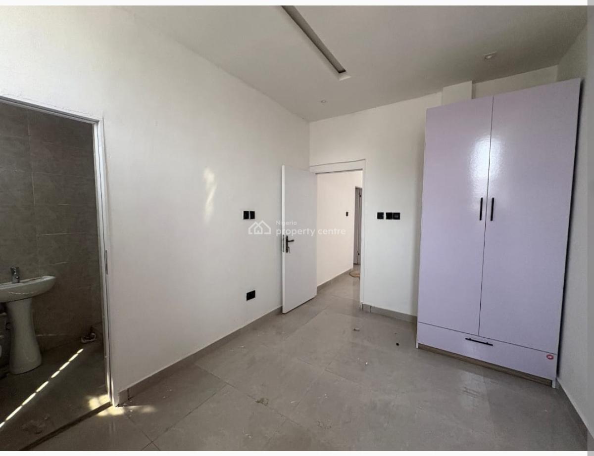 Enormous 2bedroom Bedroom Apartment with a Pool and D a Gym, Ologolo, Lekki, Lagos, Flat / Apartment for Sale