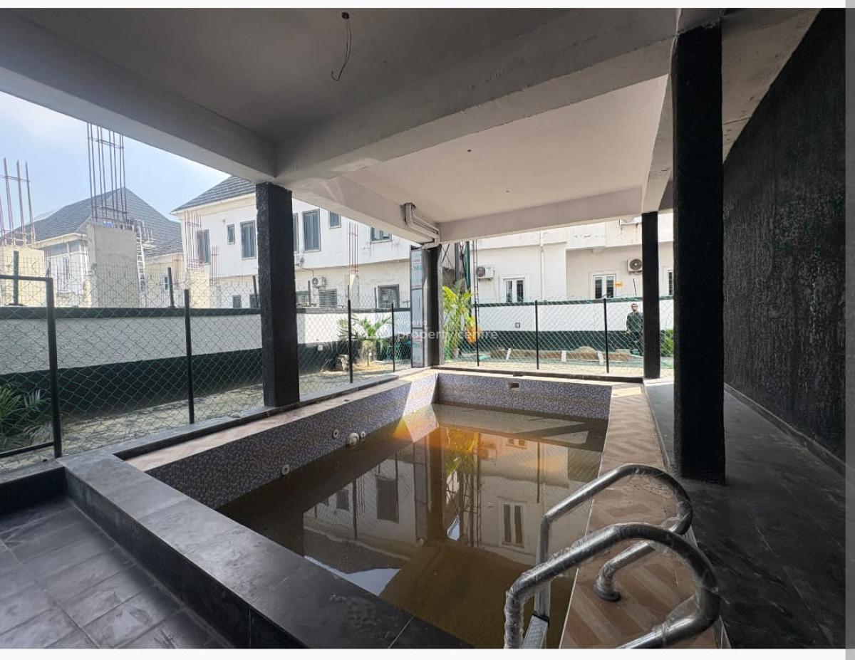 Enormous 2bedroom Bedroom Apartment with a Pool and D a Gym, Ologolo, Lekki, Lagos, Flat / Apartment for Sale