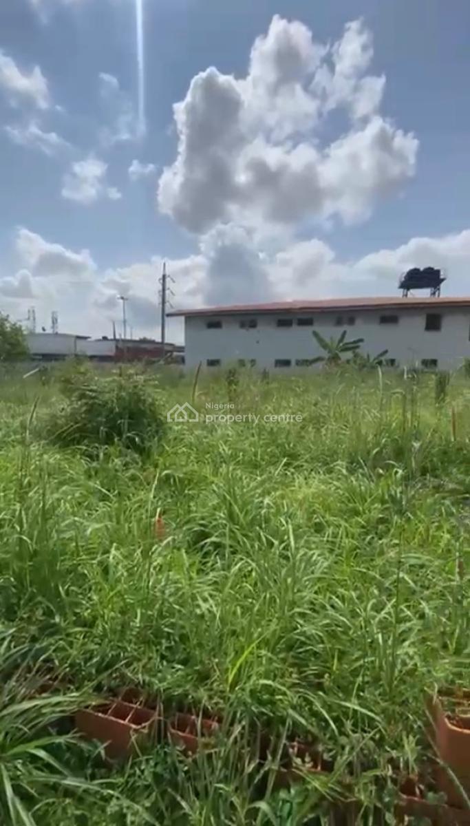 33 Units of Apartments + Lawn Tennis Sitting on 3,000 Sqm of Land, Surulere, Lagos, House for Sale