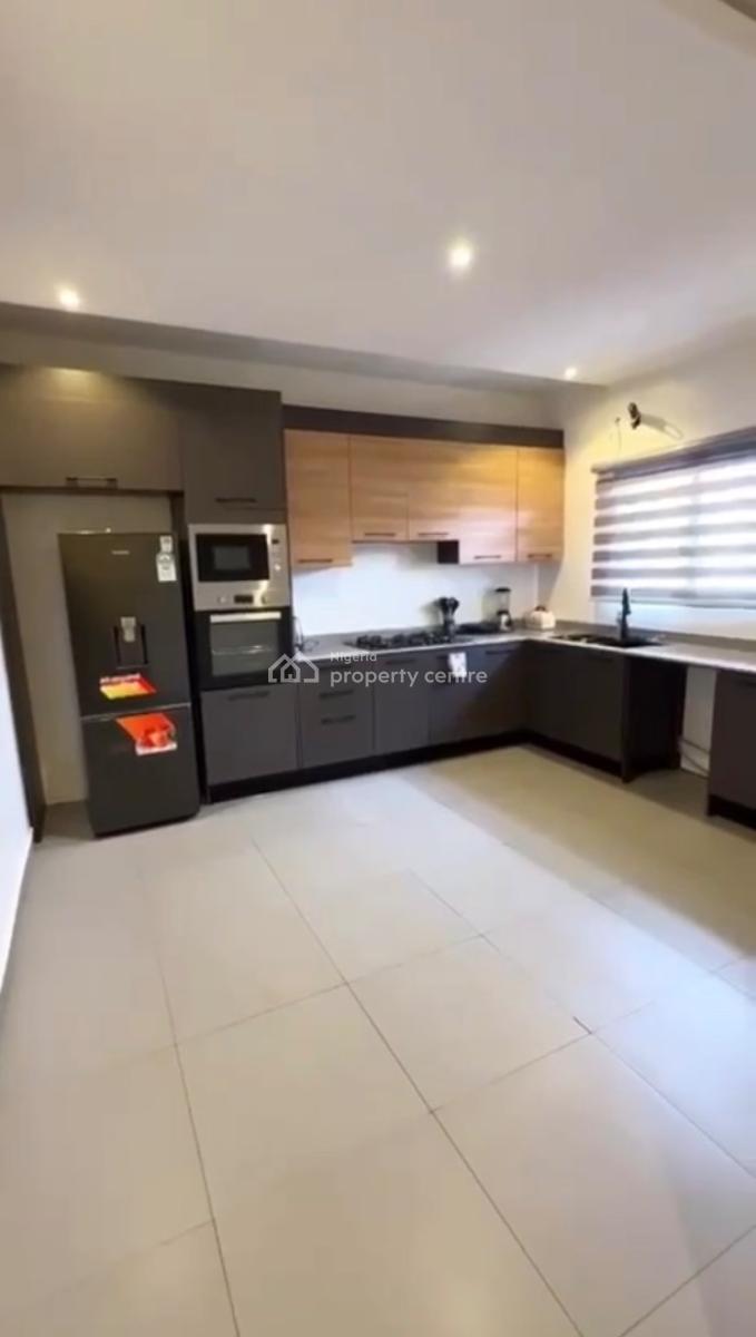 Fully Furnished & Serviced 2 Bedroom Apartment, Lekki Phase 1, Lekki, Lagos, Flat / Apartment for Rent