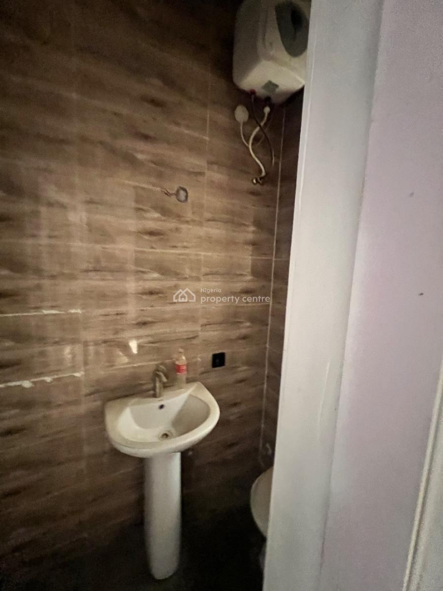 a Magnificent 2 Bedroom, Pepperoni, Abraham Adesanya, Ajah, Lagos, Flat / Apartment for Rent