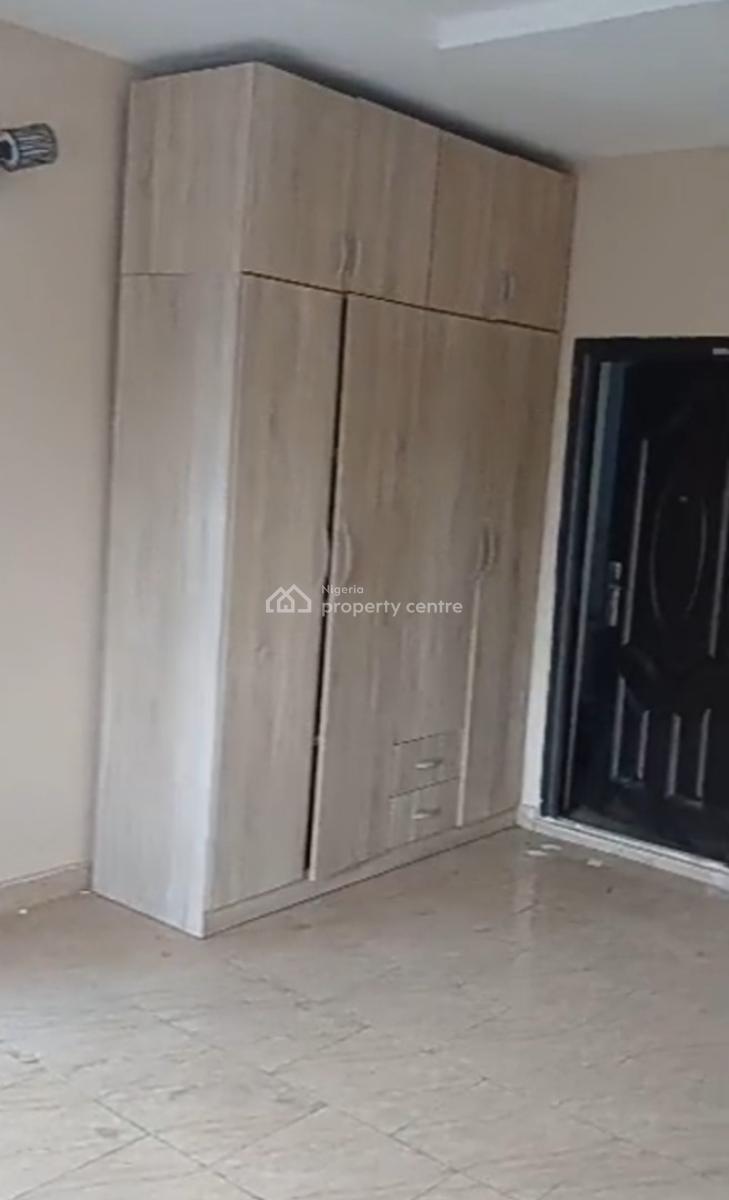 Upstairs Room Selfcon Inside a Shared Apartment{ Video}, Lekki Scheme 2 Abraham Adesanya, Ajah, Lagos, Self Contain (single Rooms) for Rent