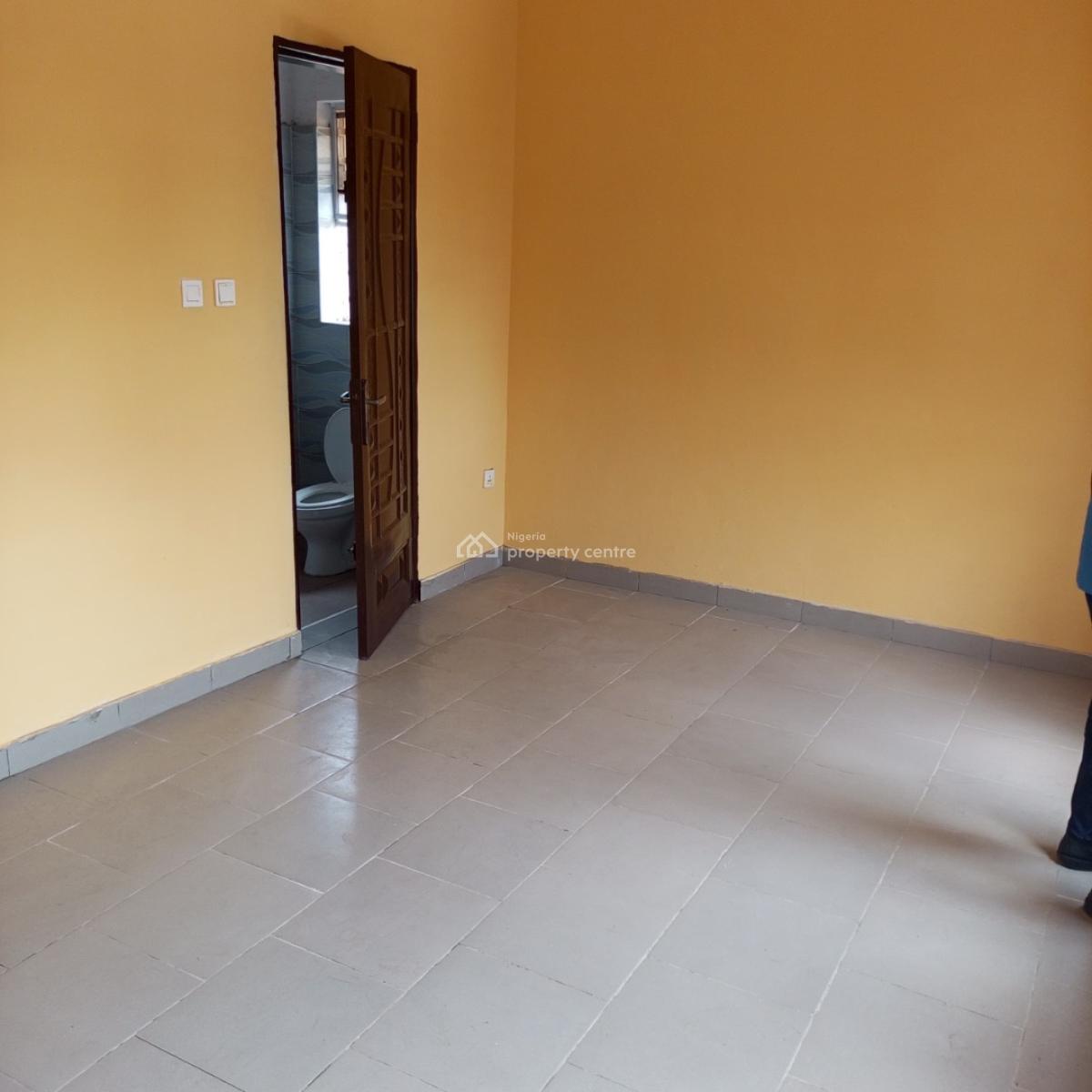 Sharp and Spacious Shop, Awoyaya, Ajah, Lagos, Shop for Rent