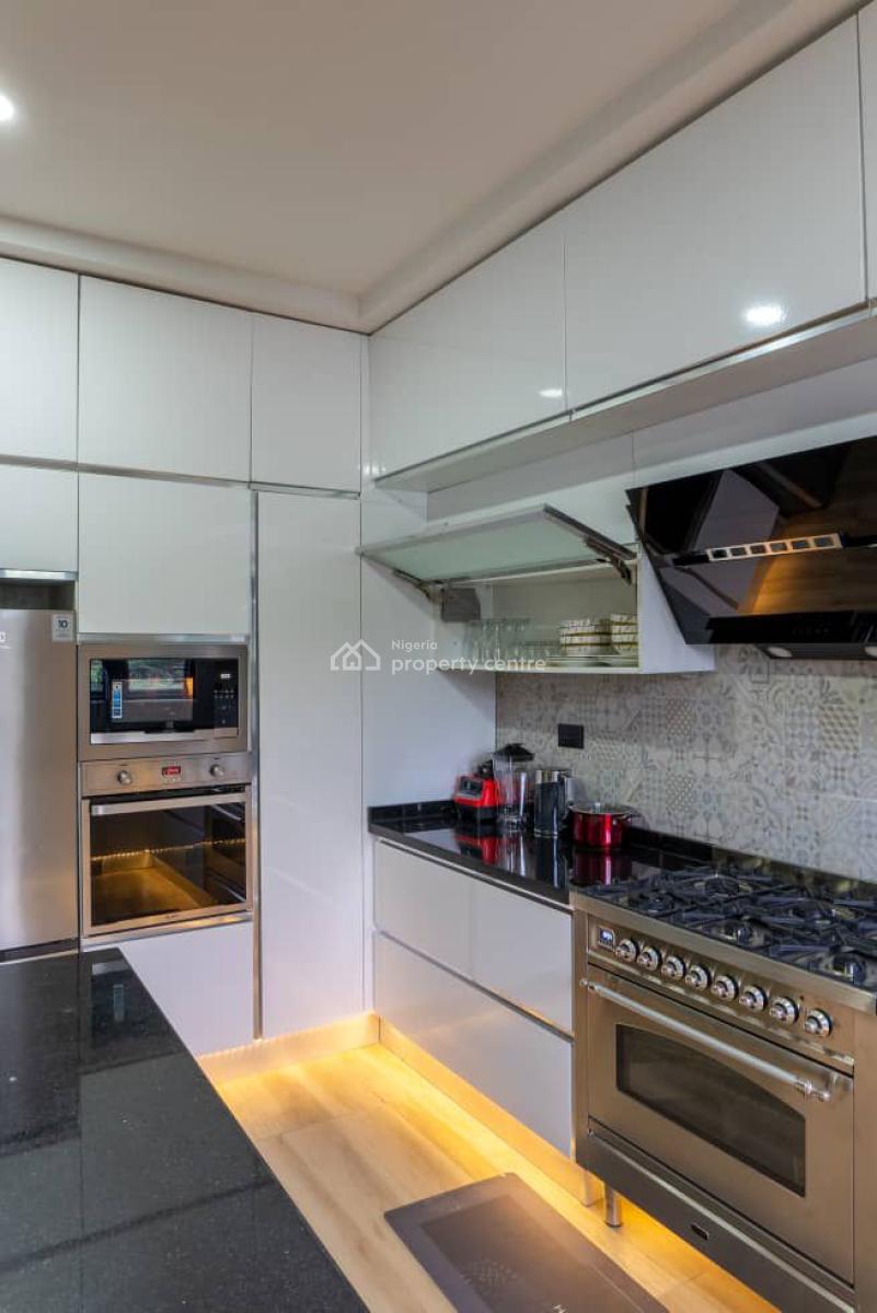 Spacious 3 Bedroom Maisonette  with Swimming Pool,kids Playground. Etc, Macdonald Road., Old Ikoyi, Ikoyi, Lagos, Flat / Apartment for Rent