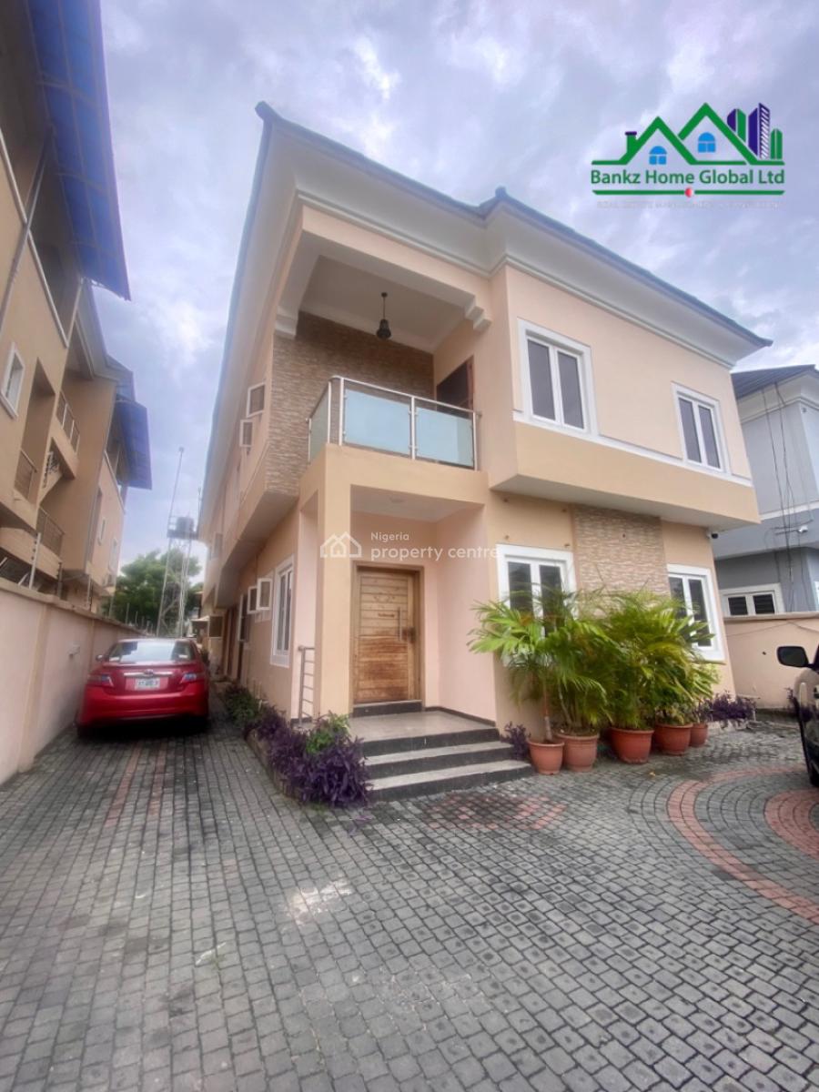 Spacious 3bedroom Apartment with a Bq, Lekki Phase 1, Lekki, Lagos, Flat / Apartment for Rent