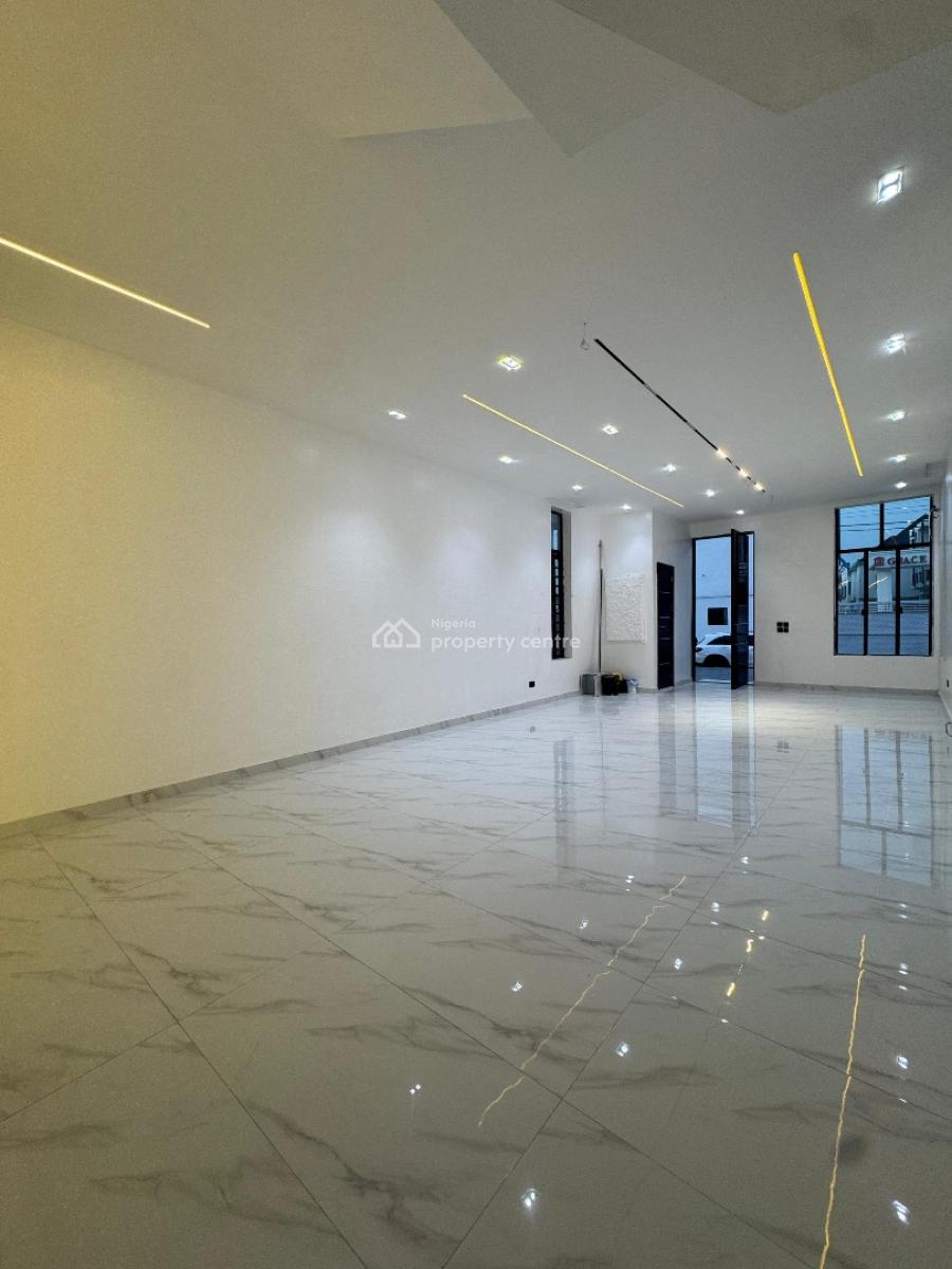 Self Serviced  Luxury 5  Bedroom Duplex with a Pool, Ikota, Lekki, Lagos, Detached Duplex for Sale