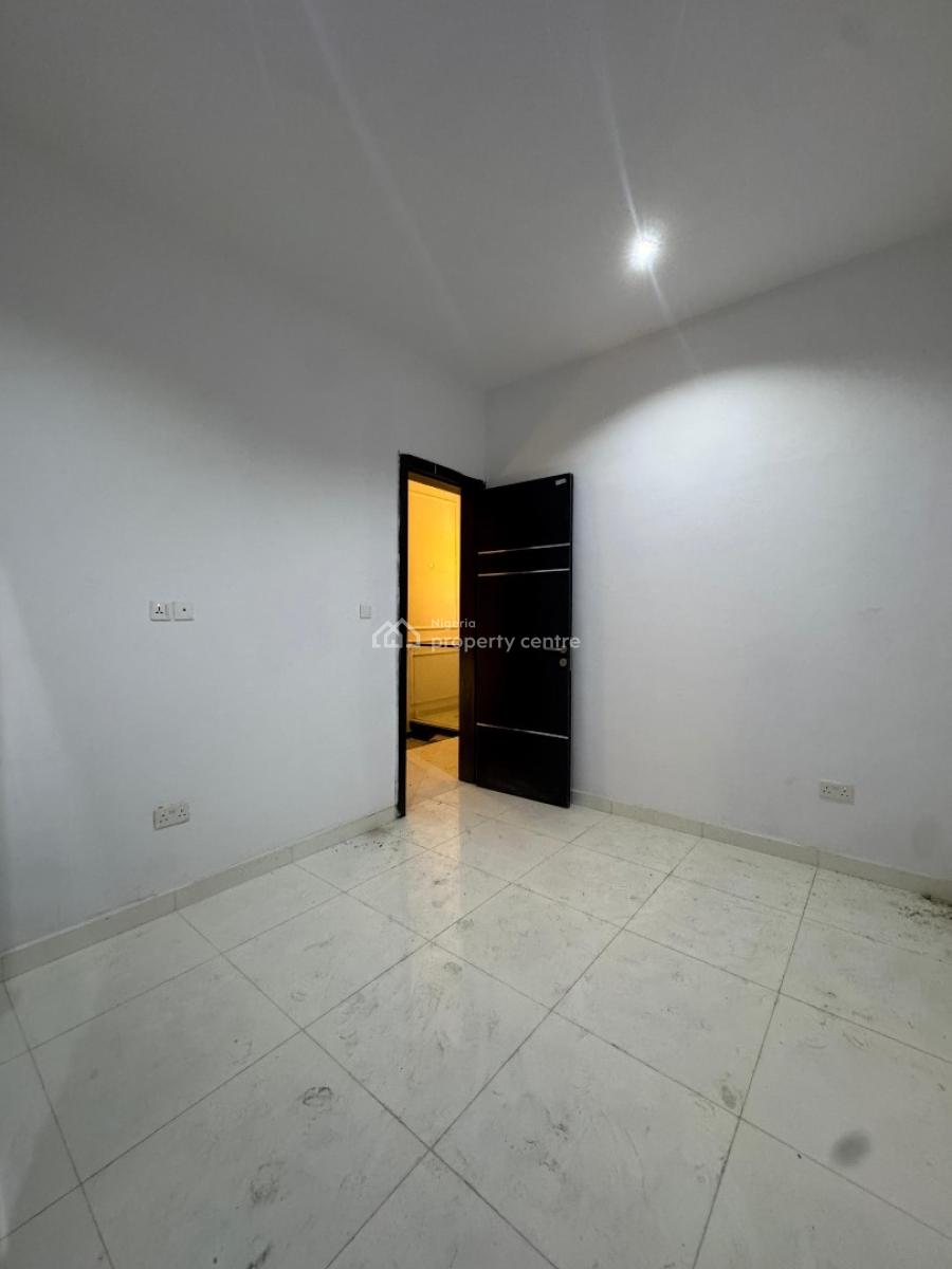 Self Serviced  Luxury 4 Bedroom Duplex with a Bq, Ikota, Lekki, Lagos, Semi-detached Duplex for Sale