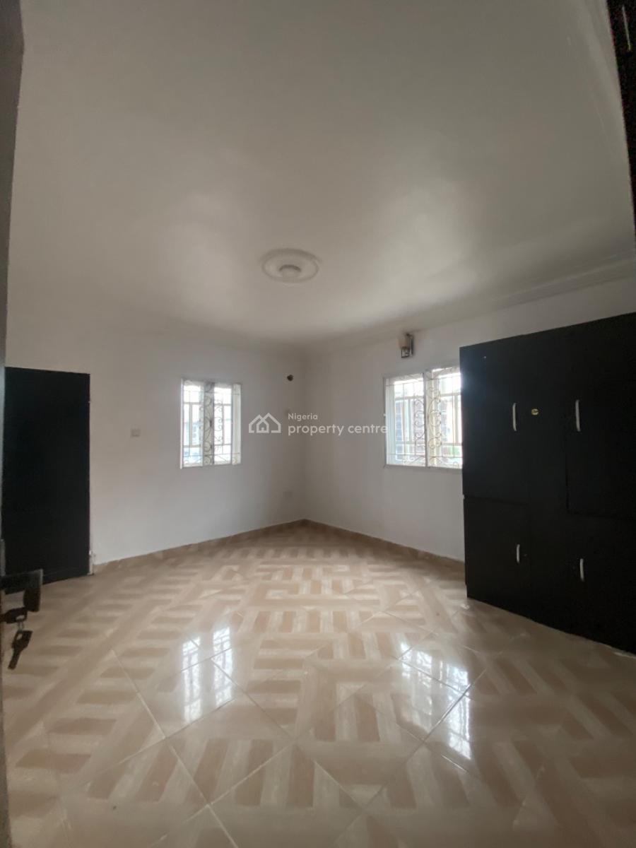 Spacious and Sharp 2 Bedroom Apartment Upstairs, in a Gated Estate in Sangotedo Ajah, Sangotedo, Ajah, Lagos, Flat / Apartment for Rent