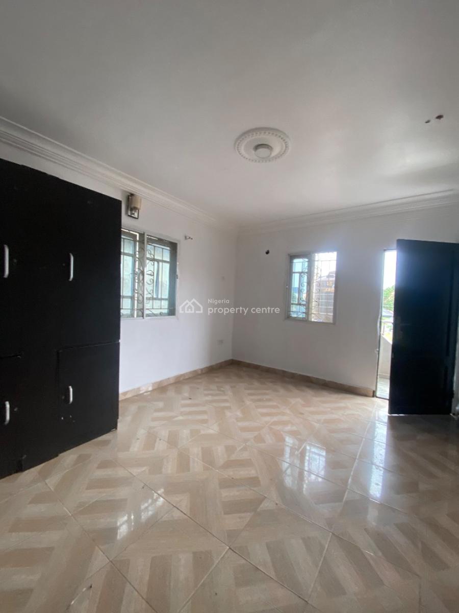 Spacious and Sharp 2 Bedroom Apartment Upstairs, in a Gated Estate in Sangotedo Ajah, Sangotedo, Ajah, Lagos, Flat / Apartment for Rent