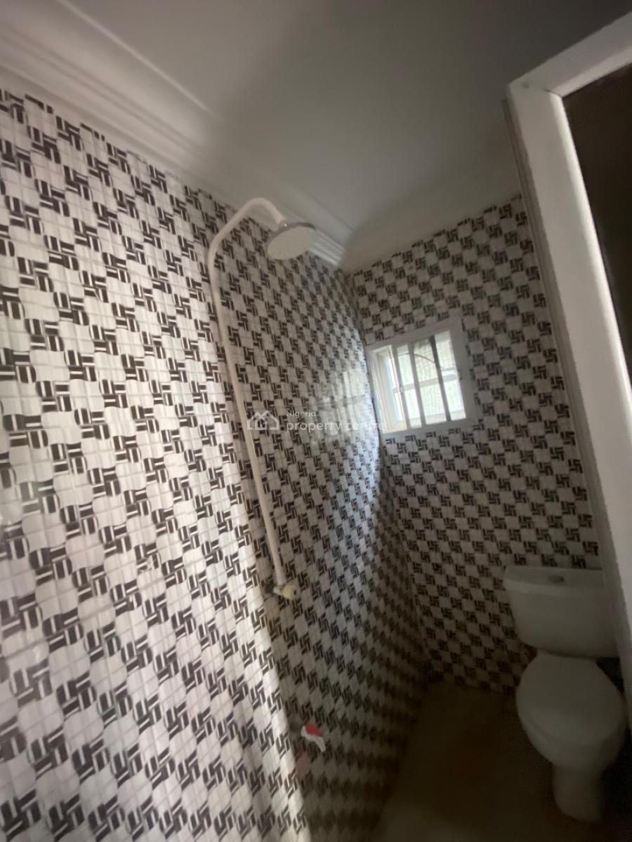 Spacious and Sharp 2 Bedroom Apartment Upstairs, in a Gated Estate in Sangotedo Ajah, Sangotedo, Ajah, Lagos, Flat / Apartment for Rent